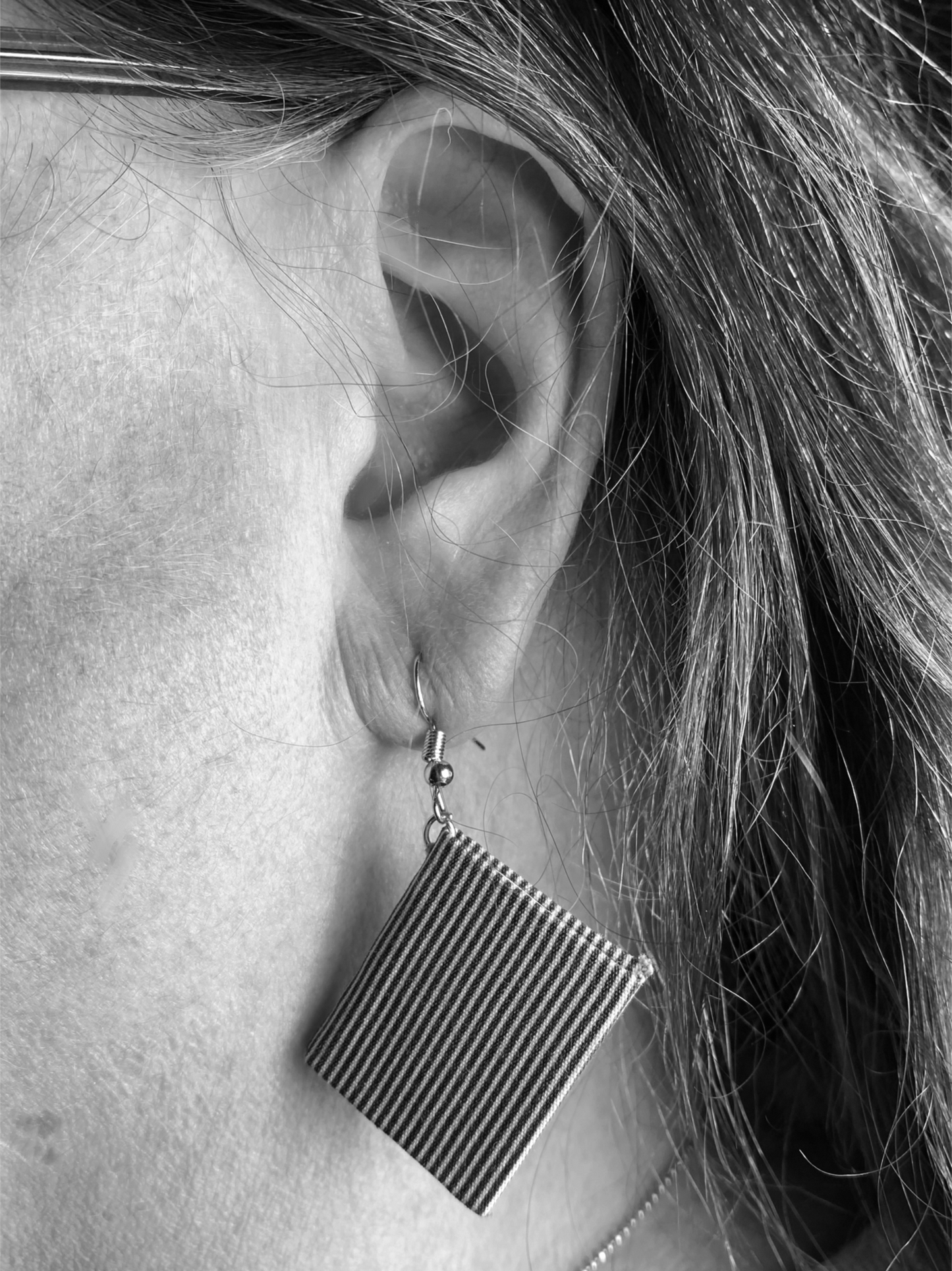 Book Earrings M